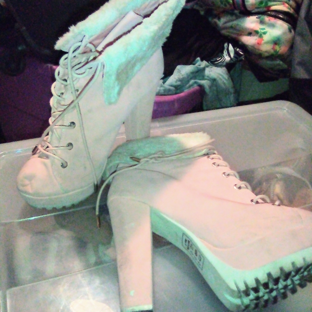 Boot , with heels